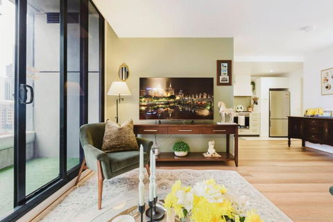 Exec King Bed SkyBus Sthn X Pking Pool Gym Sauna - Sunshine Coast Guide 3