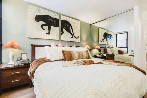 Exec King Bed SkyBus Sthn X Pking Pool Gym Sauna - Sunshine Coast Guide 0