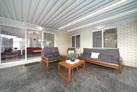 Family Escape Serene Oasis With Pool And AC - Sunshine Coast Guide 3