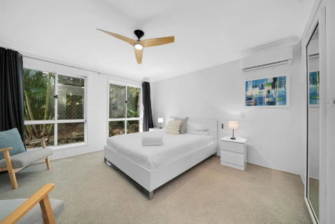 Family Escape Serene Oasis With Pool And AC - Sunshine Coast Guide 2