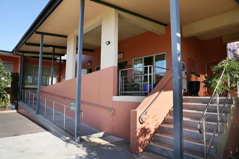 Forbes Victoria Inn - Sunshine Coast Guide 0