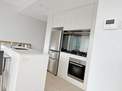 G901S - Bright Zetland Escape With City Views - Sunshine Coast Guide 3