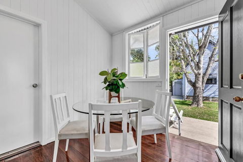Gabba Central House 3BR2Bath Pets - Sunshine Coast Guide 3
