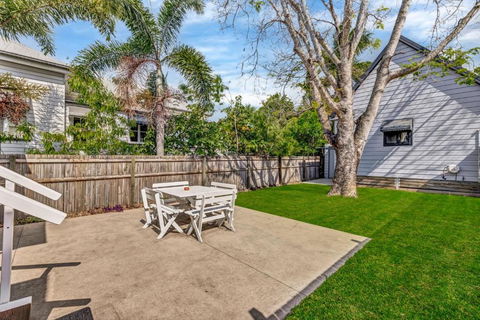 Gabba Central House 3BR2Bath Pets - Sunshine Coast Guide 0