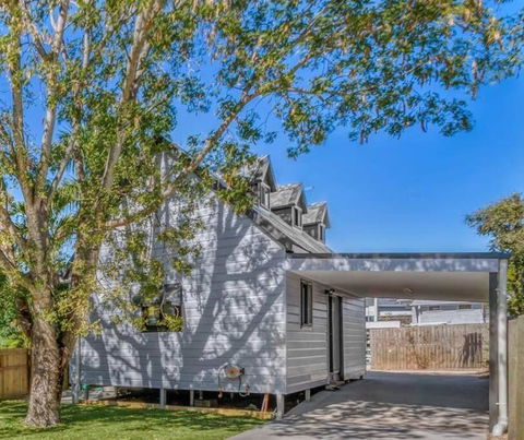Gabba Central Lofthouse Sleeps5 Pets - Sunshine Coast Guide 0