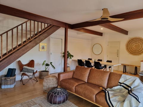 Garden Oasis-2br -1 Min From The Beach & Pet Friendly! - Sunshine Coast Guide 1