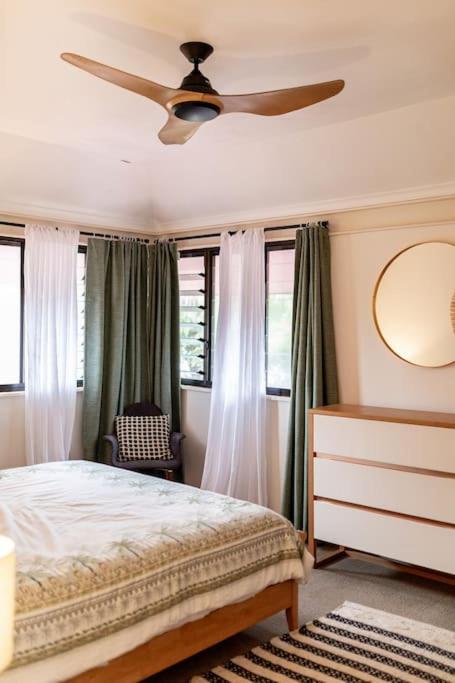 Garden Oasis-2br -1 Min From The Beach & Pet Friendly! - Sunshine Coast Guide 2