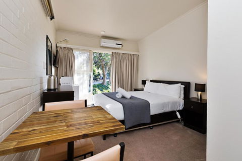 Gardenview - Sunshine Coast Guide 1