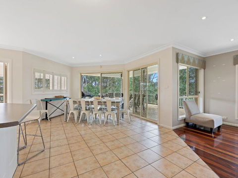 Gareth House - Sunshine Coast Guide 3