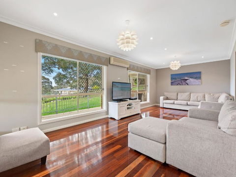 Gareth House - Sunshine Coast Guide 4