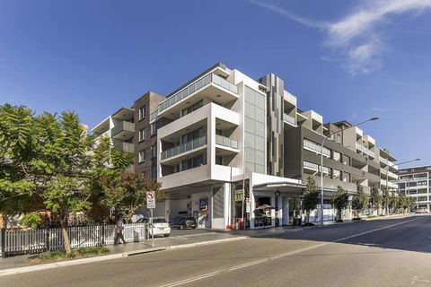 GLAD1 - Monash Rd - Gladesville - Sunshine Coast Guide 0