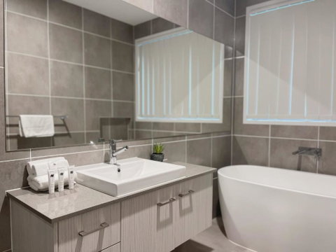 Gold Coast Oasis Villa At Coomera - Sunshine Coast Guide 4