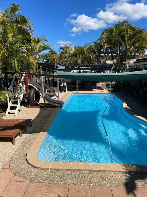 GOLDEN LACE B&B - Sunshine Coast Guide 1