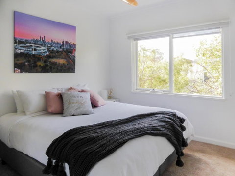 Glen Iris, Quiet Boutique 2 Bedroom Netflix, WIFI, Parking, Free Wine - Sunshine Coast Guide 2