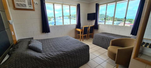 Grand Hotel - Sunshine Coast Guide 0