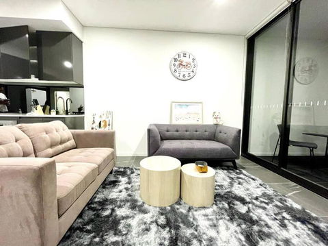 GREEN Skyline View2BR Close To Easter Show - Sunshine Coast Guide 0