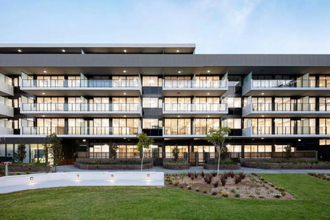 GREEN Skyline View2BR Close To Easter Show - Sunshine Coast Guide 2