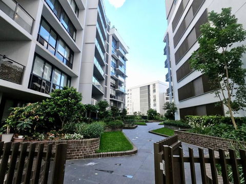 GREEN Skyline View2BR Close To Easter Show - Sunshine Coast Guide 3