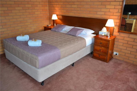Grong Grong Motor Inn - Sunshine Coast Guide 1