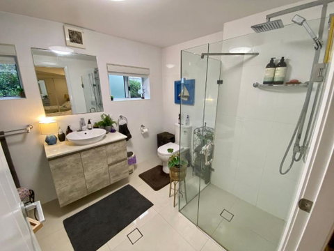 H2O Holiday Apartment Unit 14 - Sunshine Coast Guide 1