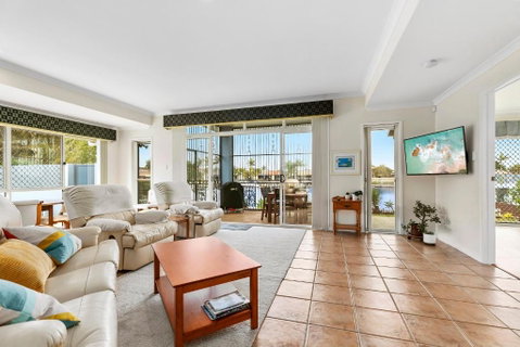 HALYCON HOUSE - Sunshine Coast Guide 0