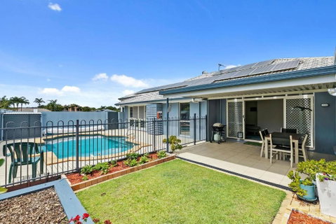 HALYCON HOUSE - Sunshine Coast Guide 2