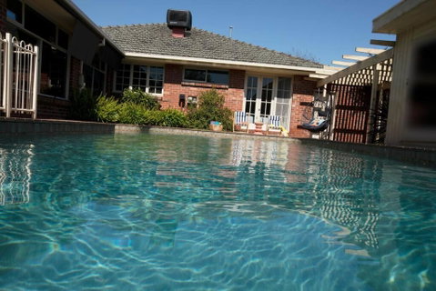 Hampton Spacious House & Pool - Sunshine Coast Guide 0