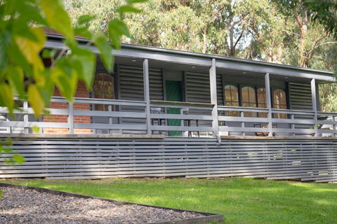 Harberts Lodge Yarra Valley - Sunshine Coast Guide 0