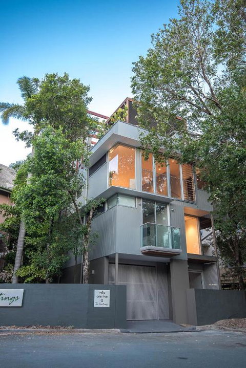 Hastings Villas - Sunshine Coast Guide 2