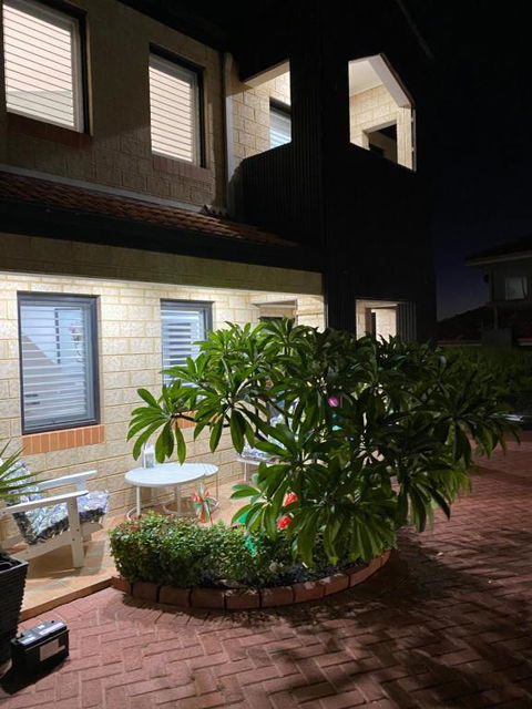 Hillarys Sea-View Panoramic Living - Sunshine Coast Guide 2