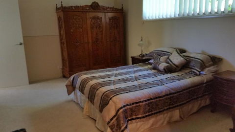 Hilltop Hideaway - Sunshine Coast Guide 1