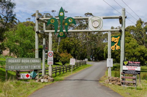 Hobart Bush Cabins - Sunshine Coast Guide 2