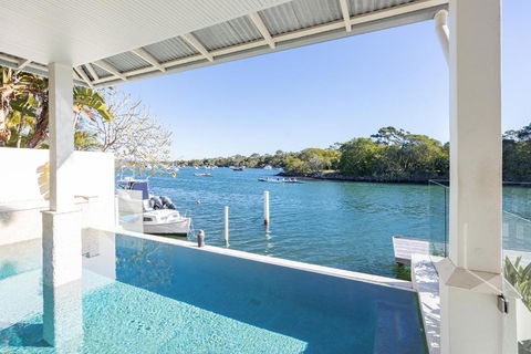 Iluka, Luxurious Riverfront Retreat - Sunshine Coast Guide 1