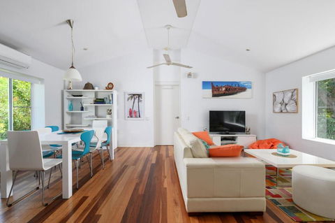 Ibis 15 - Sunshine Coast Guide 3