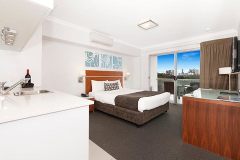 Hotel Chino - Sunshine Coast Guide 0