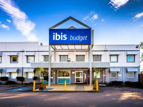 Ibis Budget - Newcastle - Sunshine Coast Guide 0
