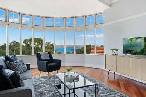 Huge Harbour View Apartment In Historic Home - Sunshine Coast Guide 0