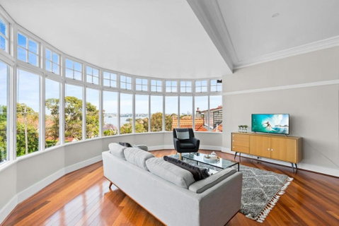 Huge Harbour View Apartment In Historic Home - Sunshine Coast Guide 1