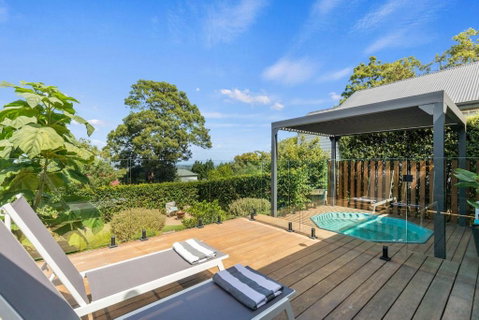 Hygge Loft - Sunshine Coast Guide 0