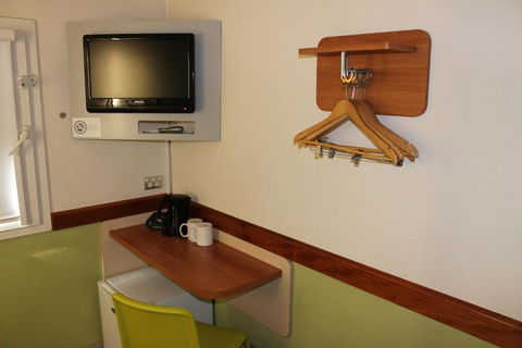 Ibis Budget - Melbourne Airport - Sunshine Coast Guide 3
