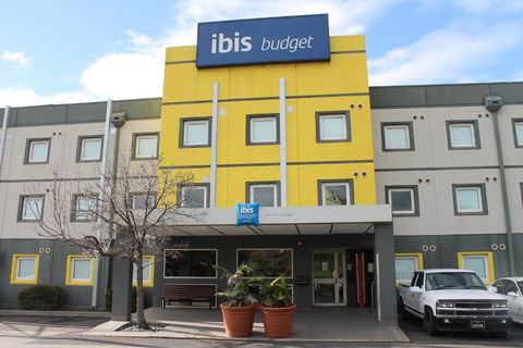 Ibis Budget - Melbourne Airport - Sunshine Coast Guide 1