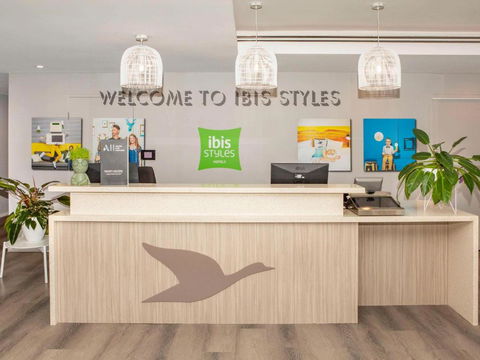 Ibis Styles The Entrance - Sunshine Coast Guide 1