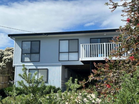 Iconic Beach House On Bruce - Sunshine Coast Guide 0