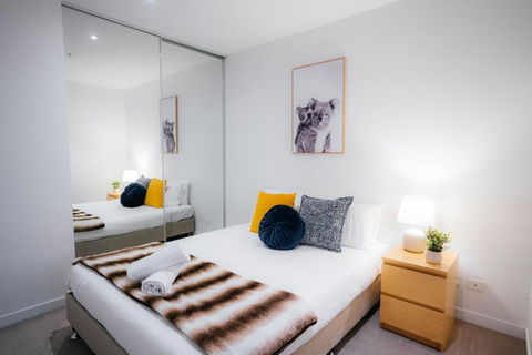 Iconic Southbank CityRd Apartment Next To Crown Casino - Sunshine Coast Guide 3
