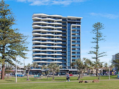Iconic Apartments 704 - Sunshine Coast Guide 2