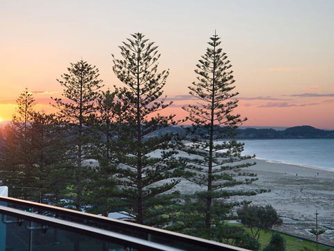 Iconic Apartments 704 - Sunshine Coast Guide 1