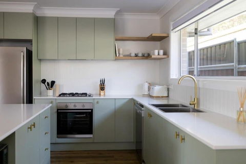 Ideal Family Home, Close To Sportsgrounds, Hospital & Cadia - Sunshine Coast Guide 1