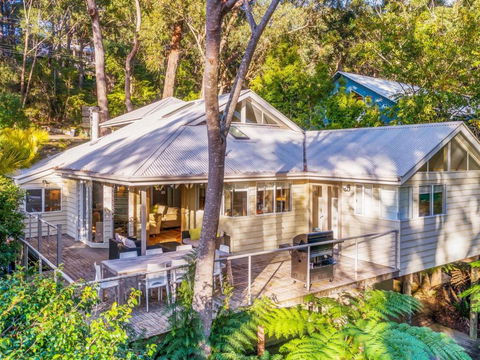 Iluka At Hyams Beach - Sunshine Coast Guide 0