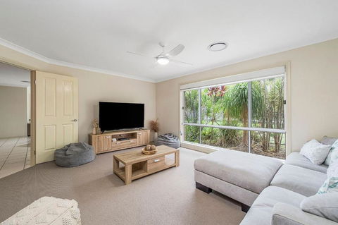 Iluka Breeze - Sunshine Coast Guide 1