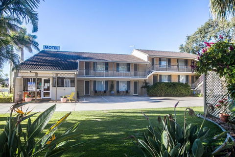 Iluka Motel - Sunshine Coast Guide 1